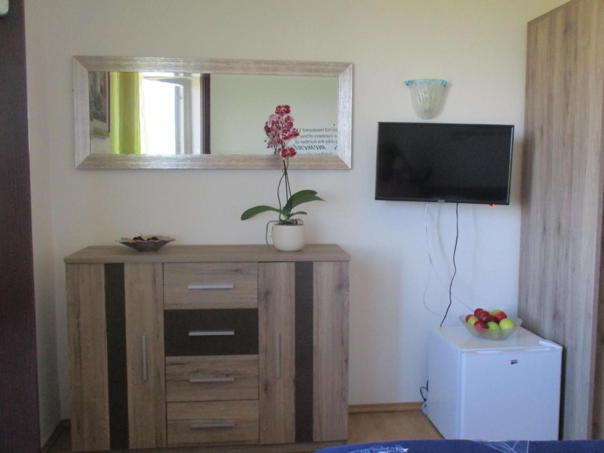 Bed and breakfast Sobe Bukaleta Loznati Extérieur photo