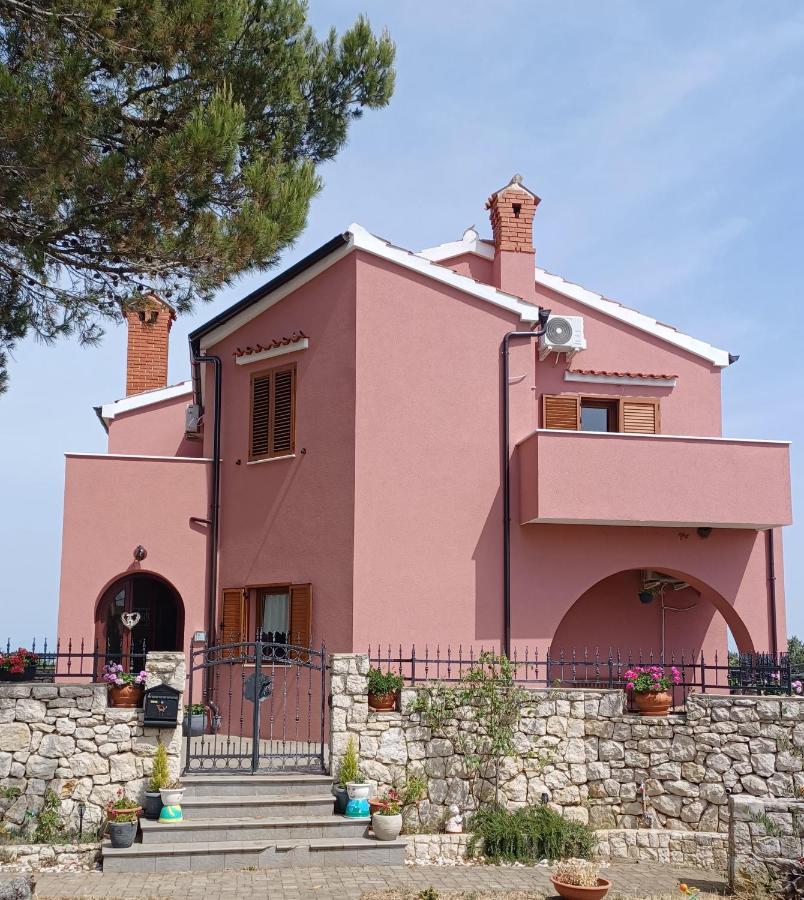 Bed and breakfast Sobe Bukaleta Loznati Extérieur photo