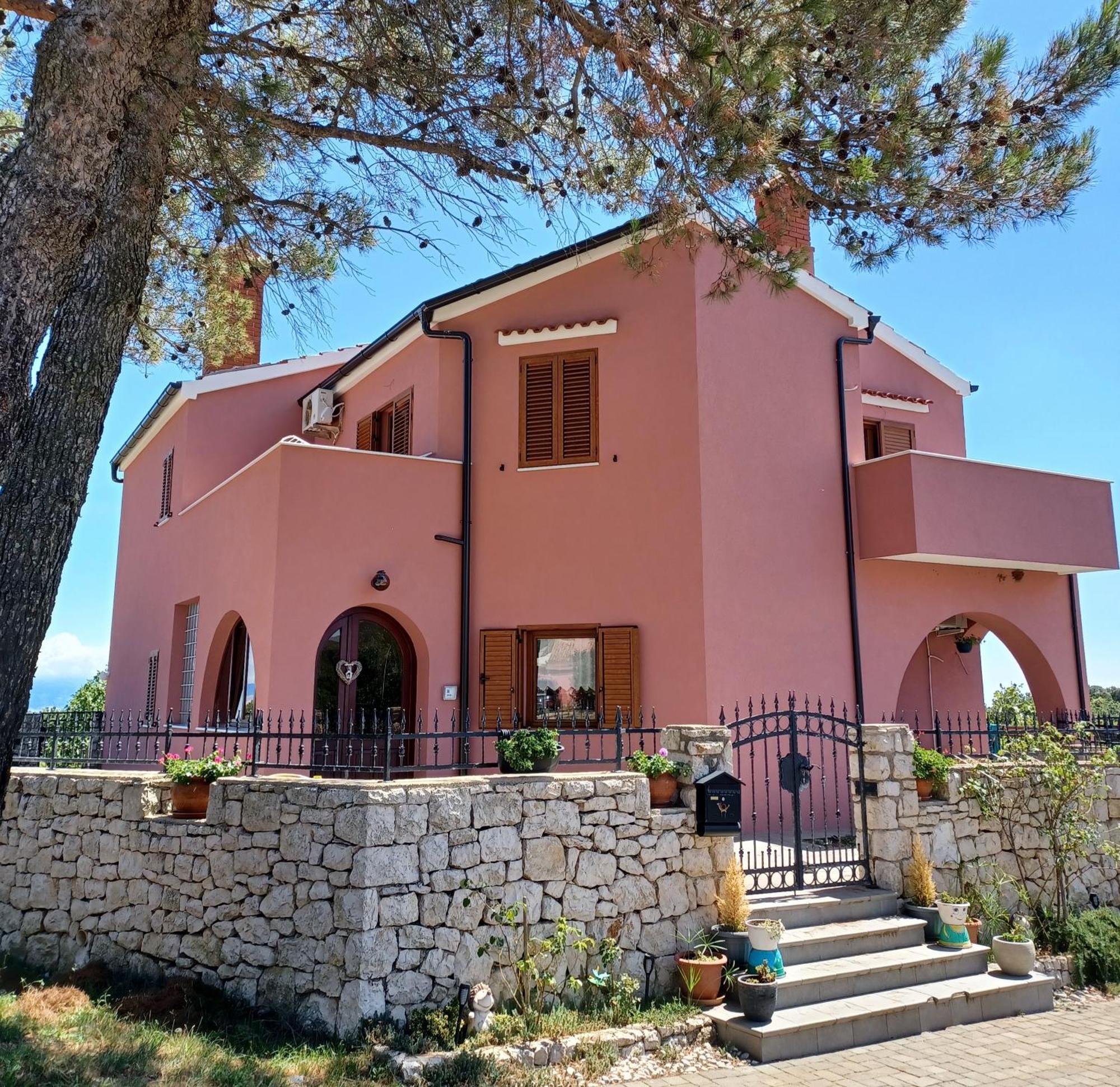 Bed and breakfast Sobe Bukaleta Loznati Extérieur photo